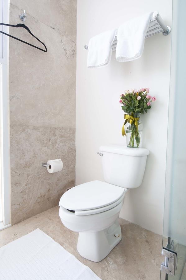 Lombardo Suites Мехико Экстерьер фото